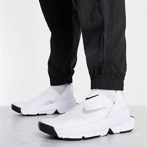 易穿鞋|Nike FlyEase快速穿脫科技是什麼？ Nike將其導入五雙不同領域。